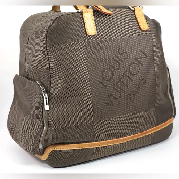 Damier Geant canvas Louis Vuitton Aventurier Polaire bag  🤎🤎🤎 - Picture 1 of 13